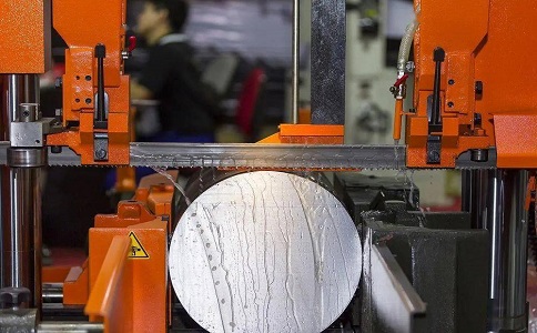贵阳立式金属带锯床切削出现跑带故障解决方法！